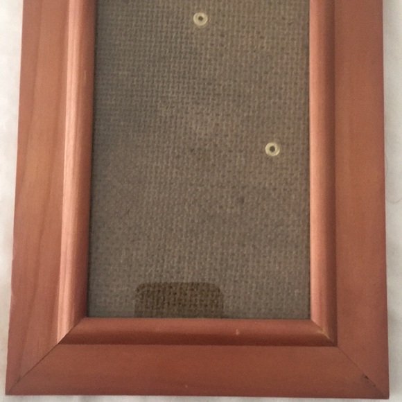 Rich Cherry Stain Oak Photo Frame - Elevate Your Decor with Warmth and Elegance! - Picture 2 of 3